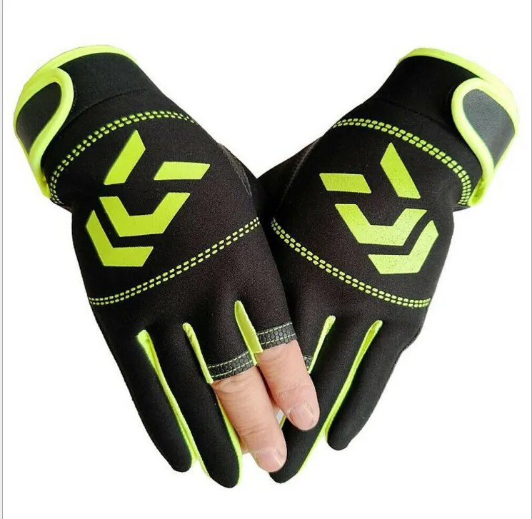 1 Pair of 3 Fingered Anti Slip Fish Gloves for Men or Women