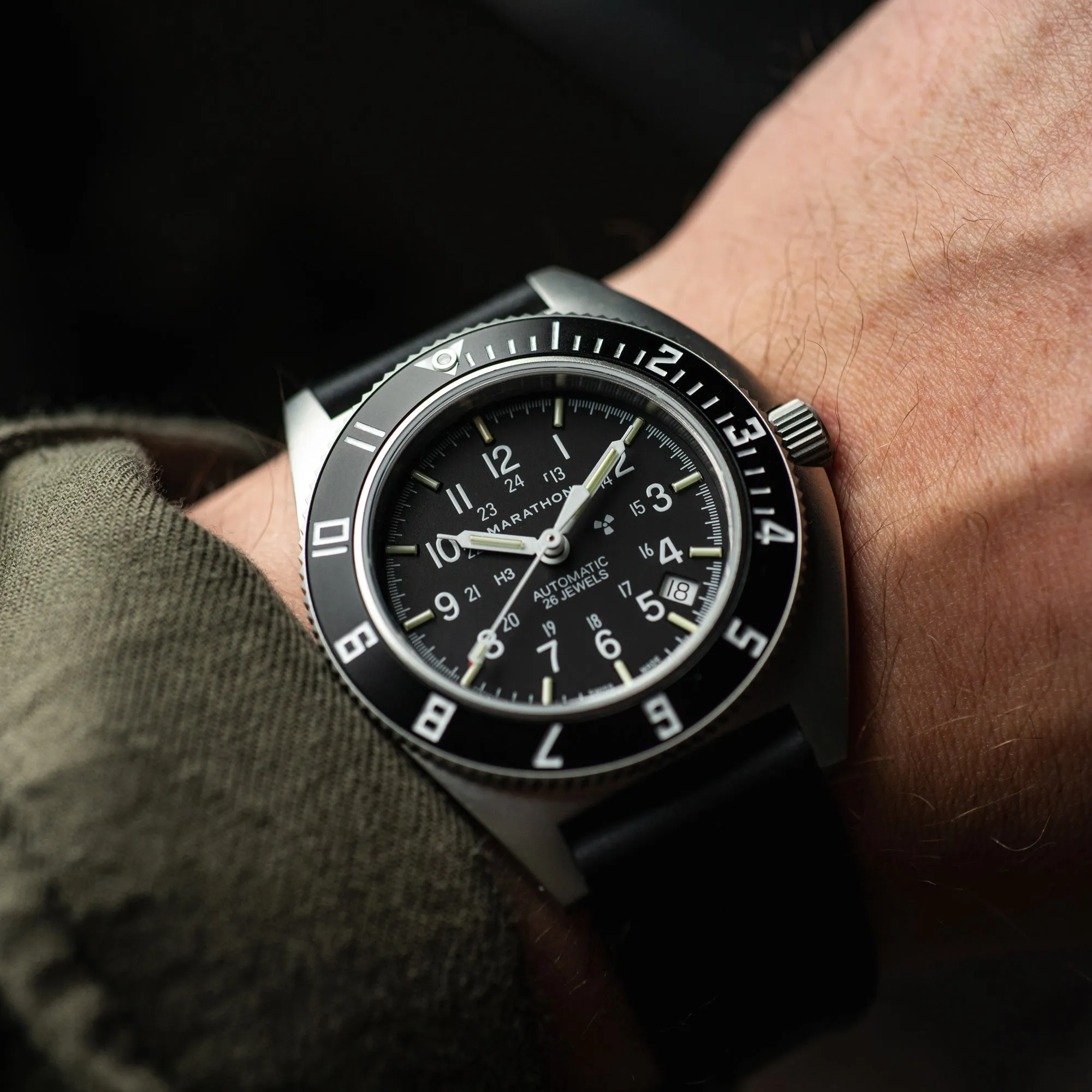 41MM STEEL NAVIGATOR W/ DATE AUTOMATIC (SSNAV-D AUTO) ON BALLISTIC NYLON