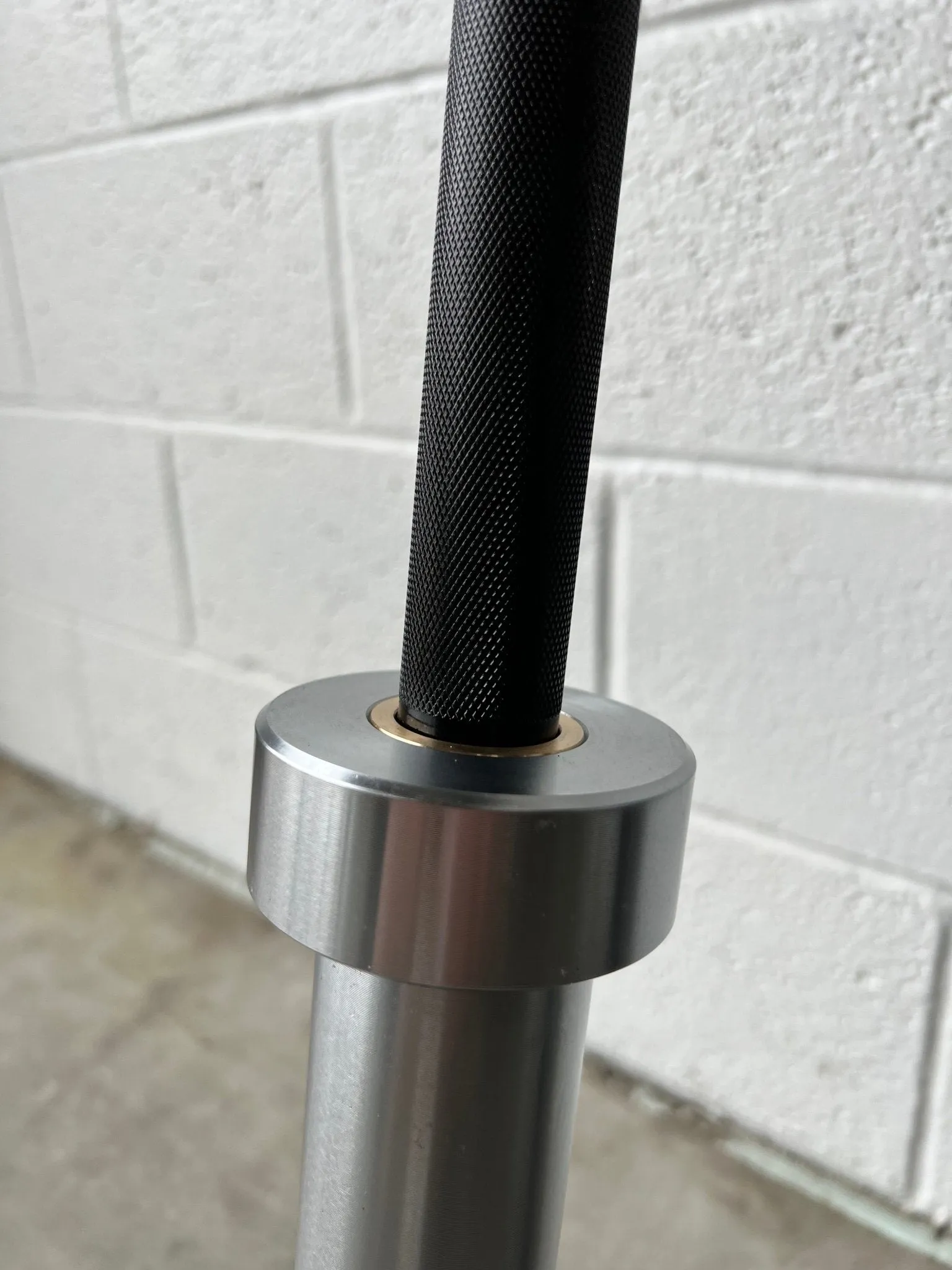 Courage Black   Chrome 45lb Barbell