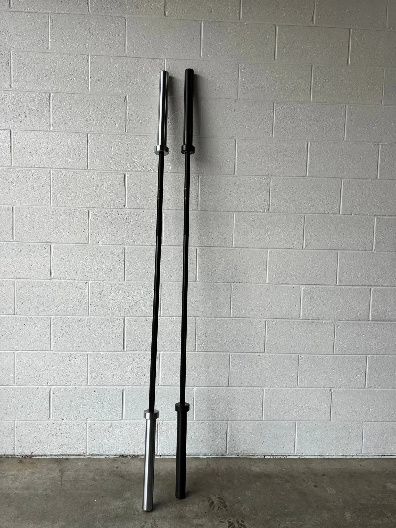 Courage Black   Chrome 45lb Barbell