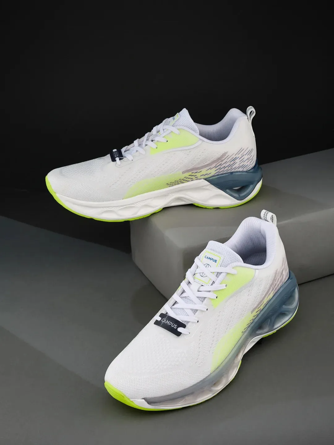CRASH White Men's Running Shoes