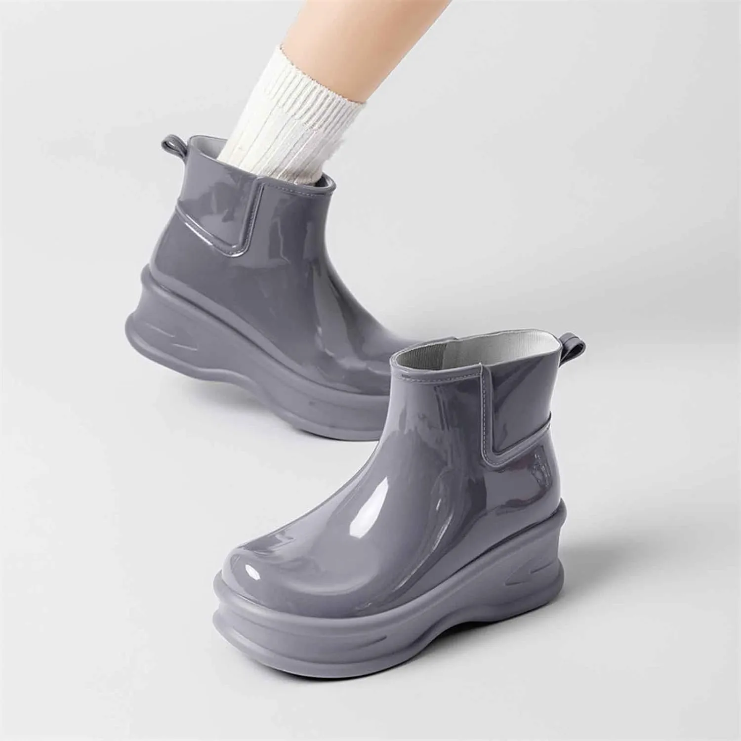 Durable Women's Rain Shoes Thick Sole Footwear Rainy Days Perfect Outdoor Activities Stylish and Rain Boots with Dogs
