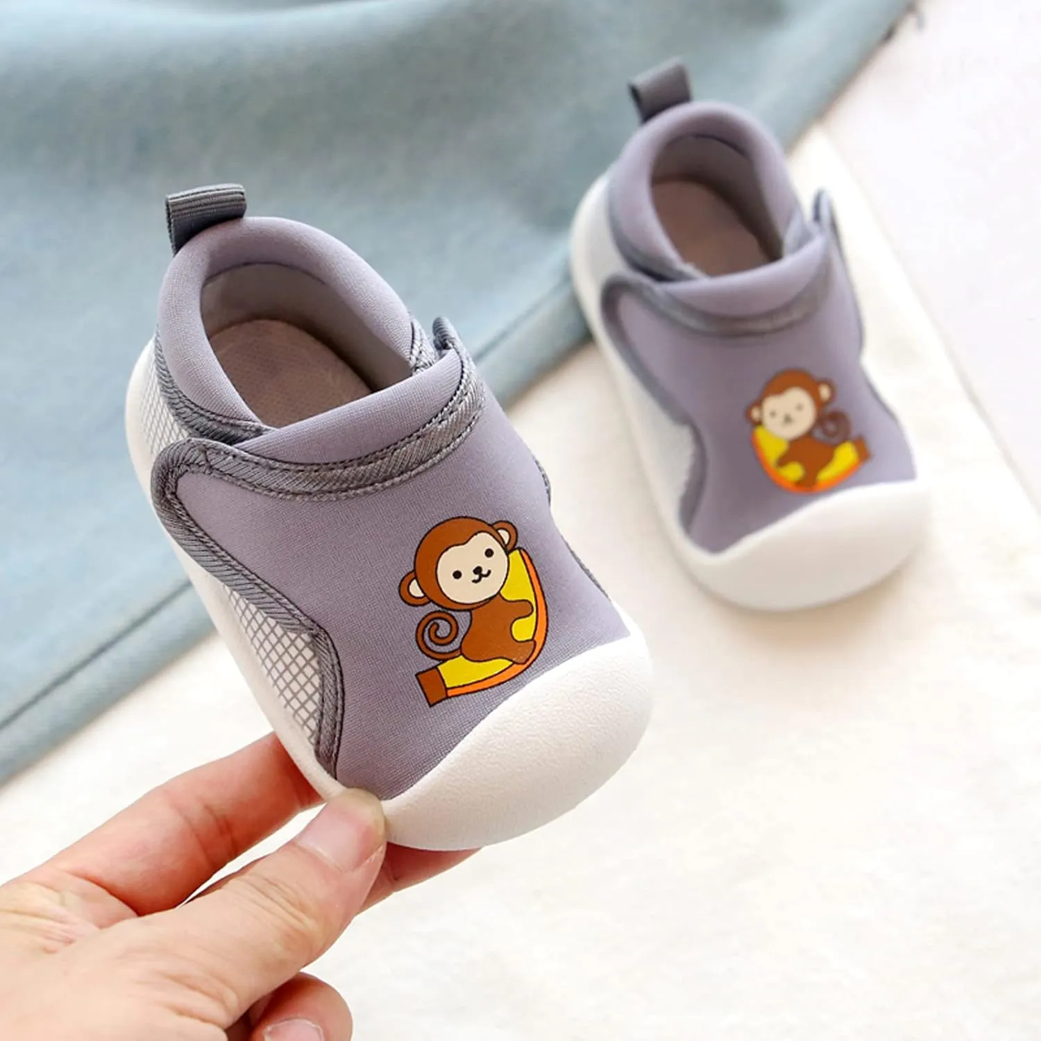 Girls Boys Leisure Shoes Cotton Cloth Cartoon Prints Soft Bottom Breathable Slip On Sport Shoes Non Slip Baby Shoes