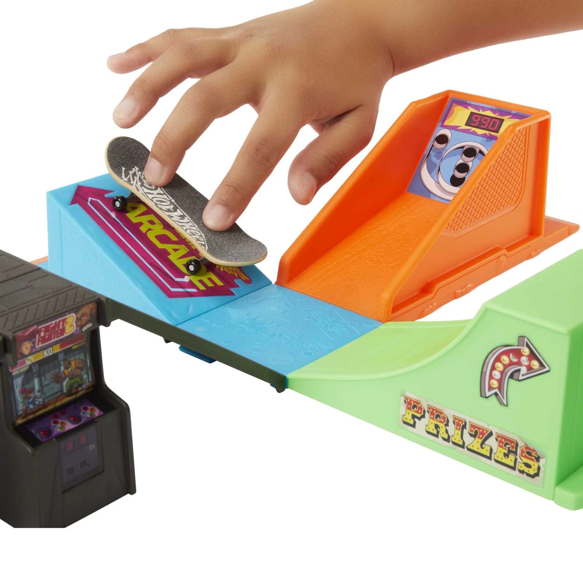Hot Wheels Skate Arcade Skatepark With Tony Hawk Fingerboard & 1 Pair Of Shoes