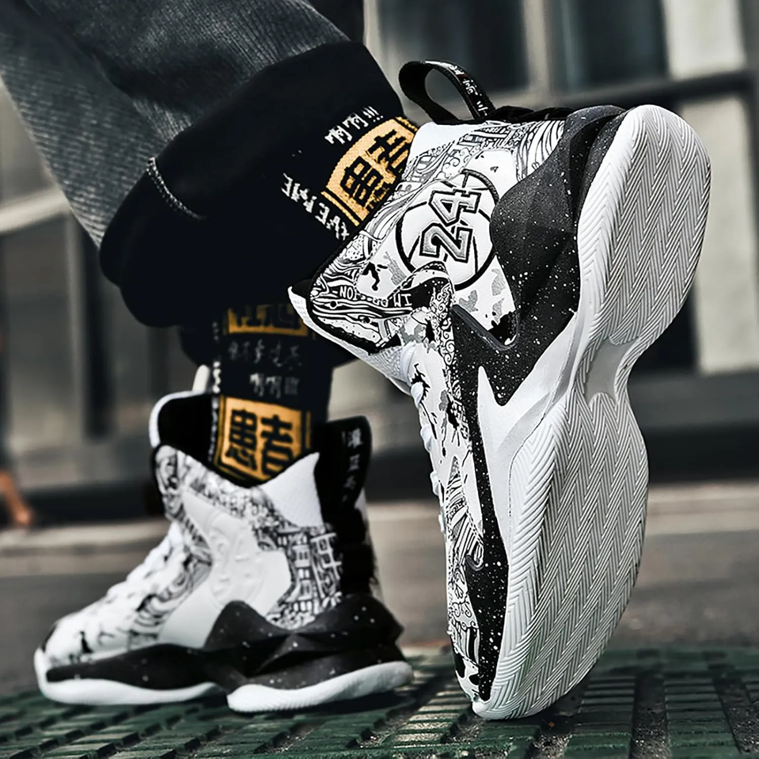 Men's Basketball Shoes No-Slip Breathable Outdoor Shoes Women's Fashion Graffiti Training Shoes