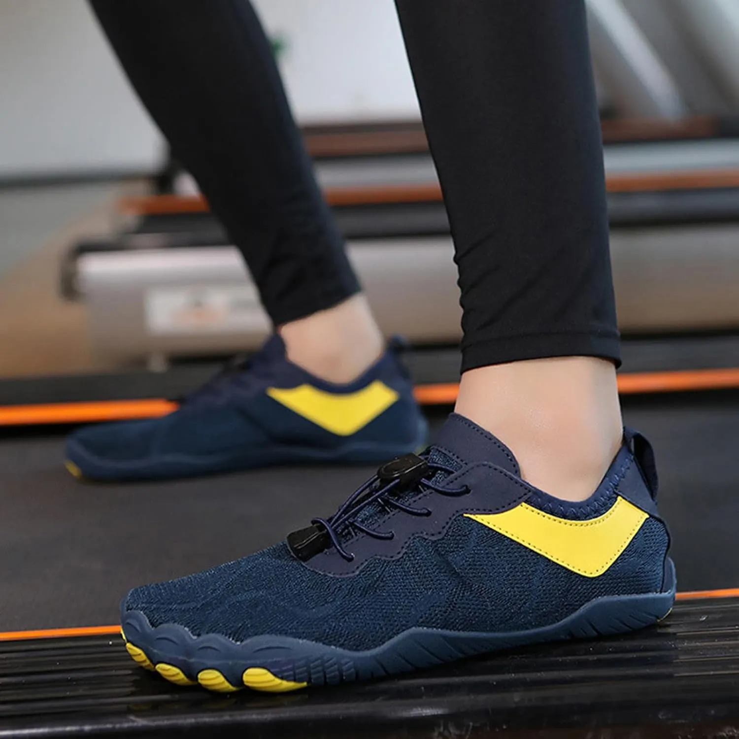 Men's Lightweight Non Slip Barefoot Shoes Breathable Comfort Walking Shoe Fashion Lightweight Sneakers for Men