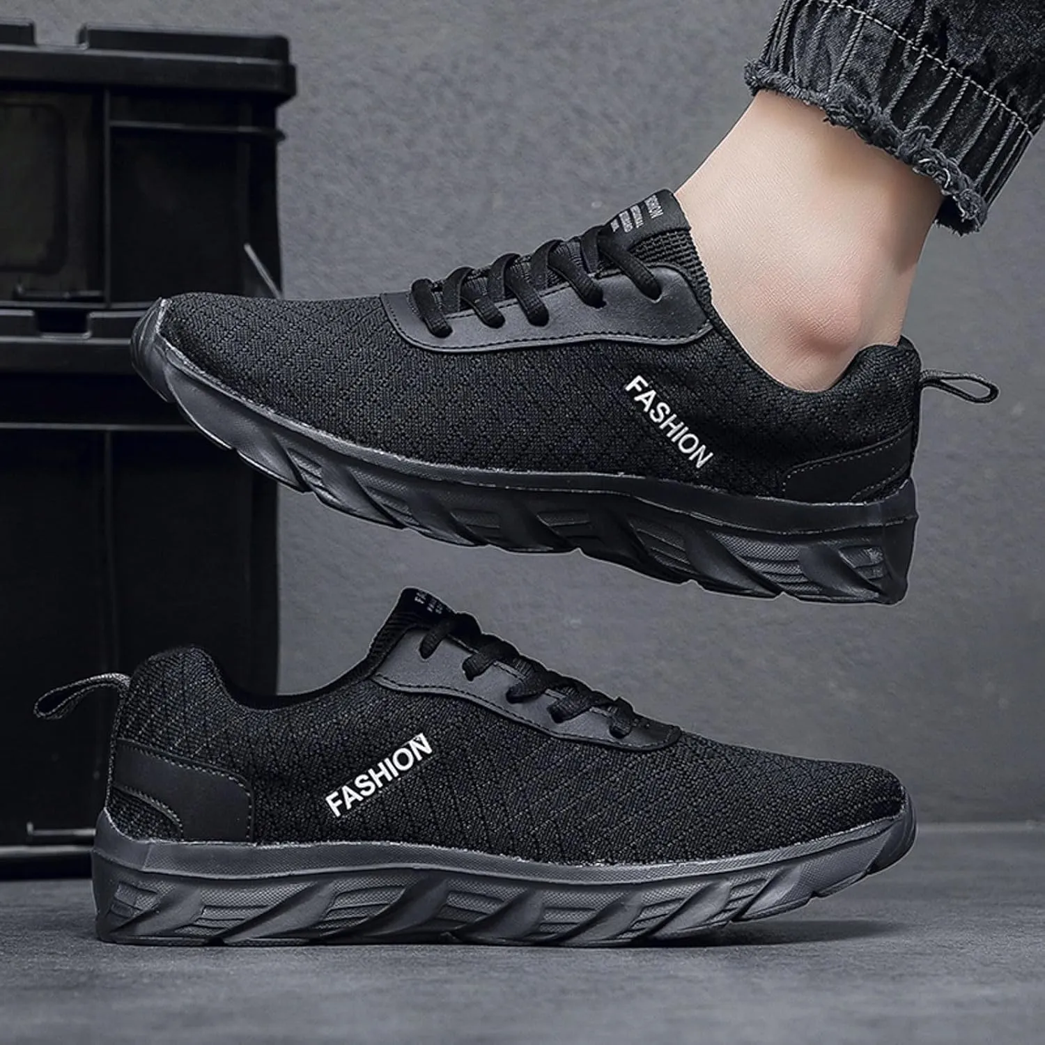 Men's Minimalist Barefoot Shoes Casual Sneaker Mesh Breathable Walking Shoe Men's Stylish Lightweight Sneakers