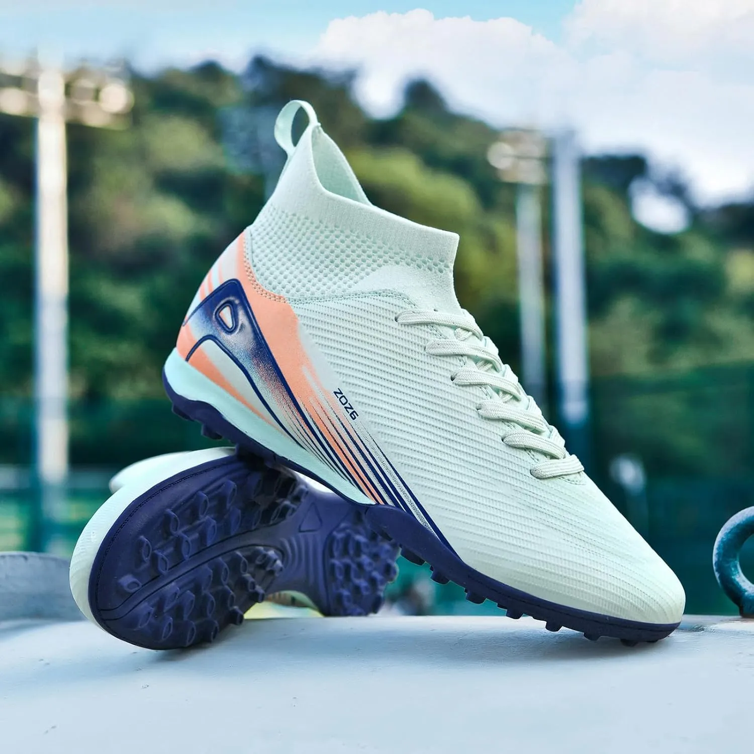 Men's Soccer Shoes Cleats Professional High-Top Athletic Turf Football Shoes Outdoor/Indoor Professional Futsal Football Training Sneakers