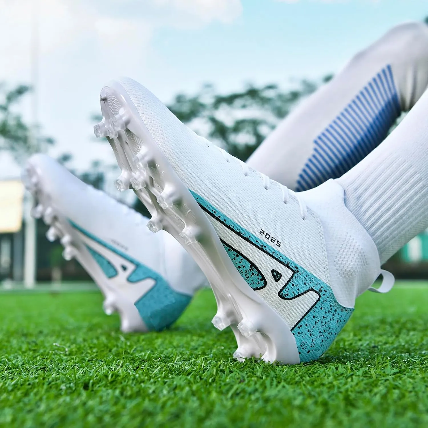 Men's Soccer Shoes High-Tops Lace-Up Non-Slip Spikes Indoor Football Futsal TF Turf Cleats