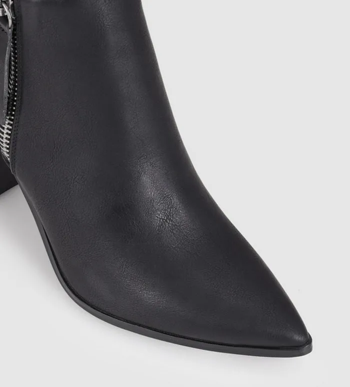 Oscar  Boot