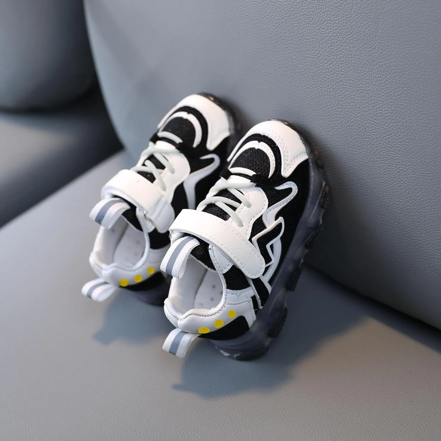 Sneakers for Girls Light Up Running Shoes with Hook and Loop Lightweight Breathable Anti-Slip LED Flashing Sneakers for Kids