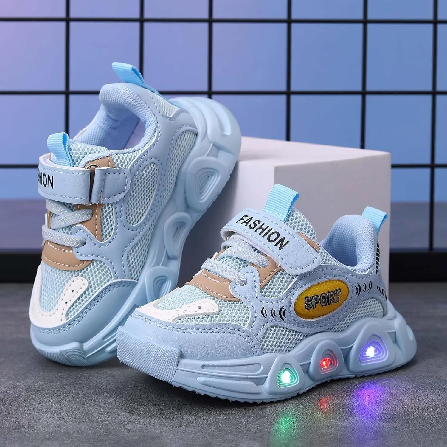 Sneakers for Girls Luminous Light Up Running Shoes with Hook and Loop Kids Non-Slip LED Flashing Breathable Walking Shoes