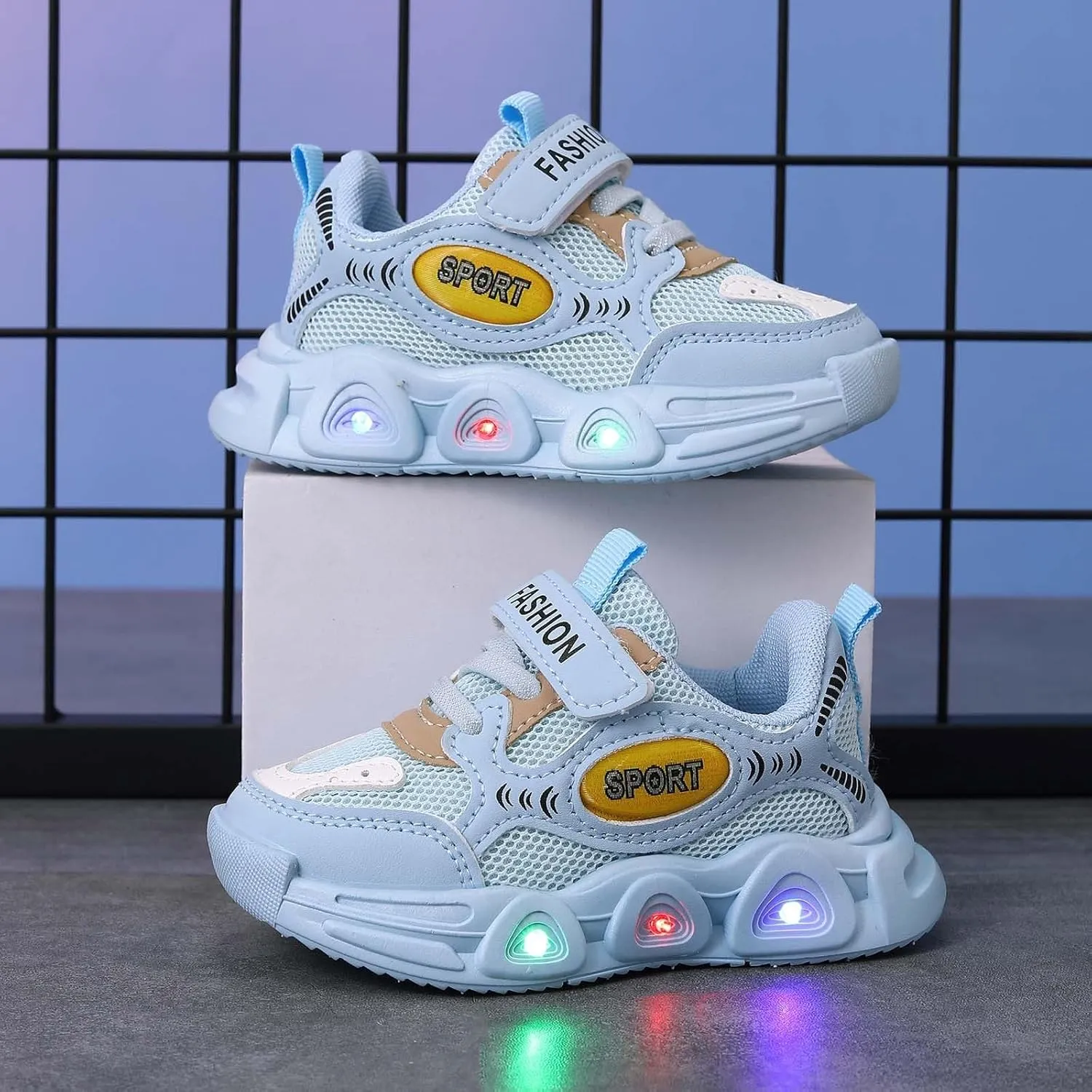Sneakers for Girls Luminous Light Up Running Shoes with Hook and Loop Kids Non-Slip LED Flashing Breathable Walking Shoes
