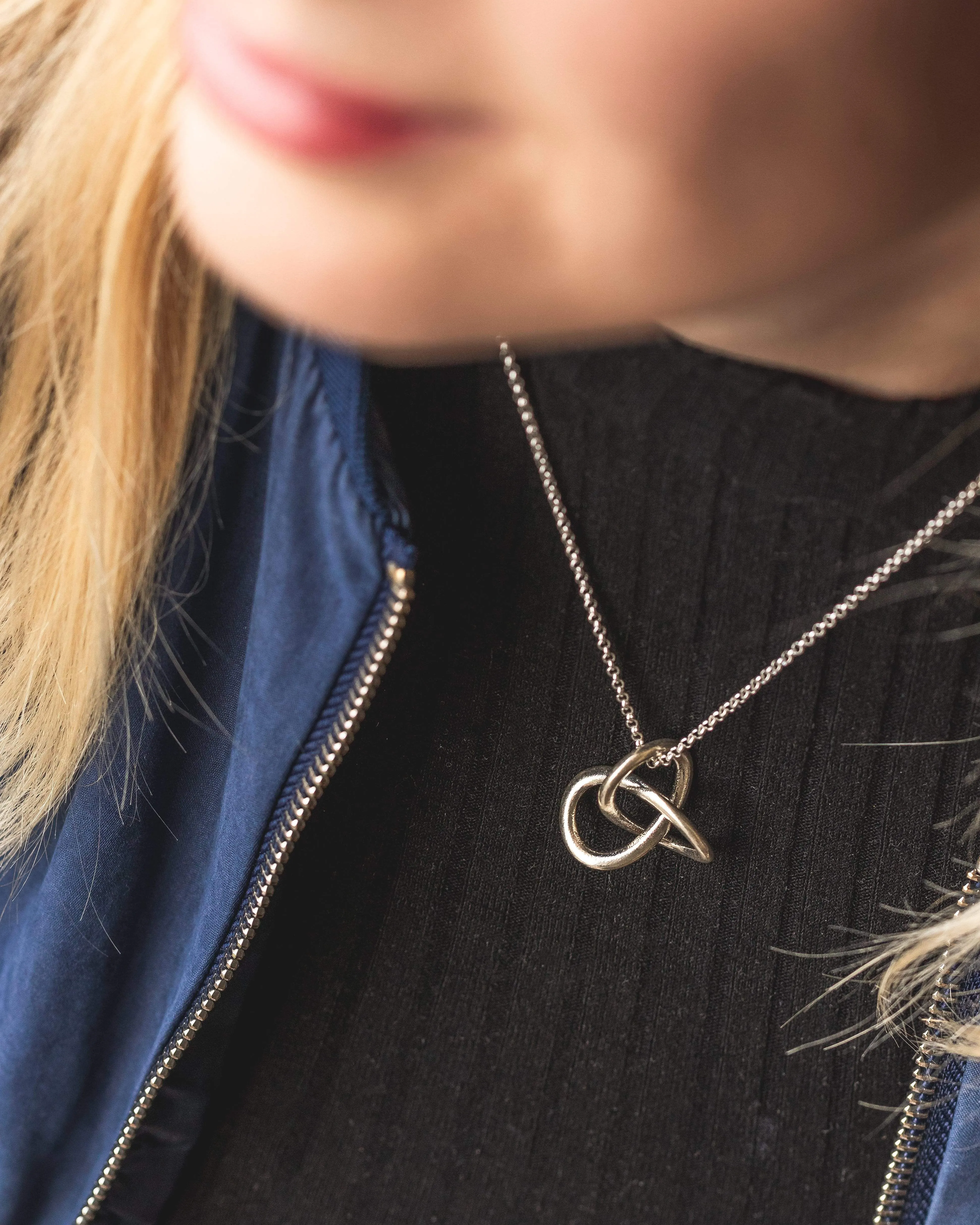 trefoil knot necklace | silver