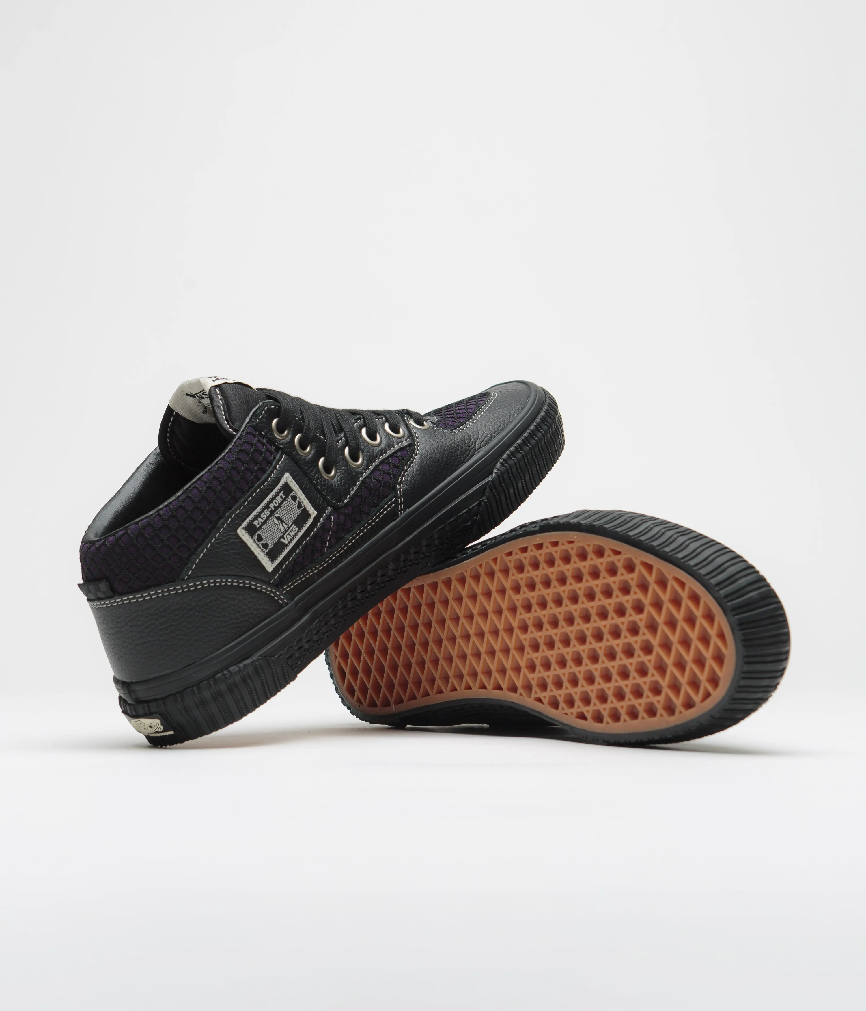 Vans Skate Half Cab Shoes - (Pass Port) Black
