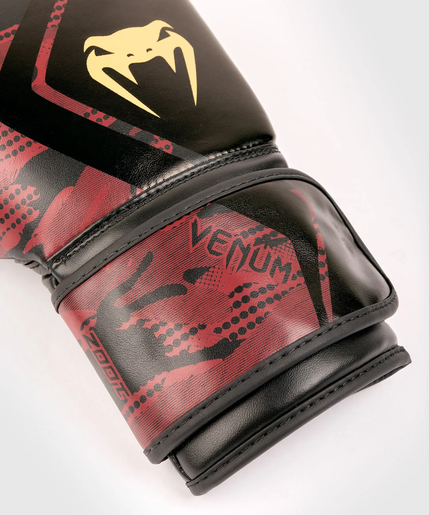 Venum Defender Contender 2.0 Boxing Gloves - Black/Red