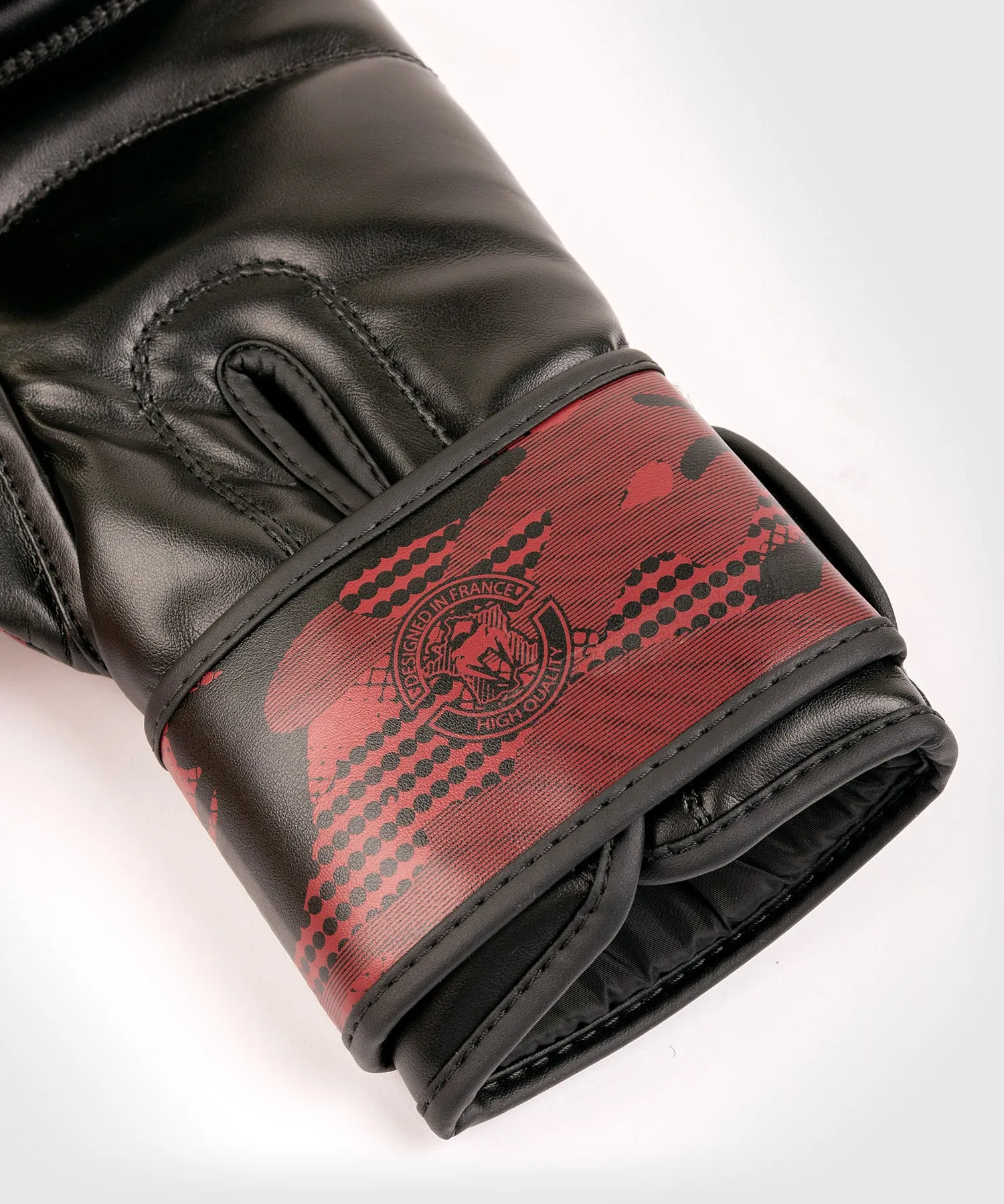 Venum Defender Contender 2.0 Boxing Gloves - Black/Red