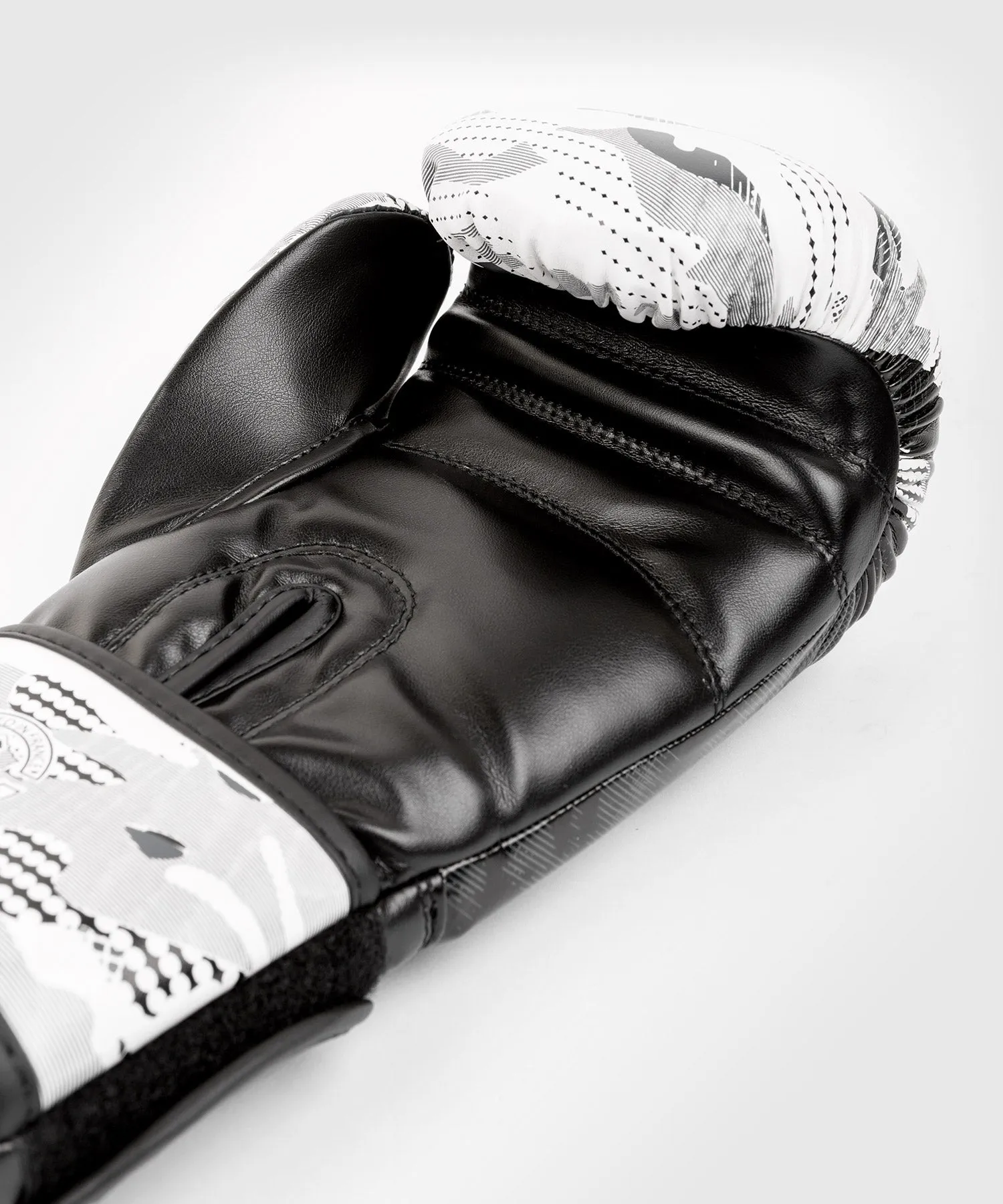 Venum Defender Contender 2.0 Boxing Gloves - Urban Camo