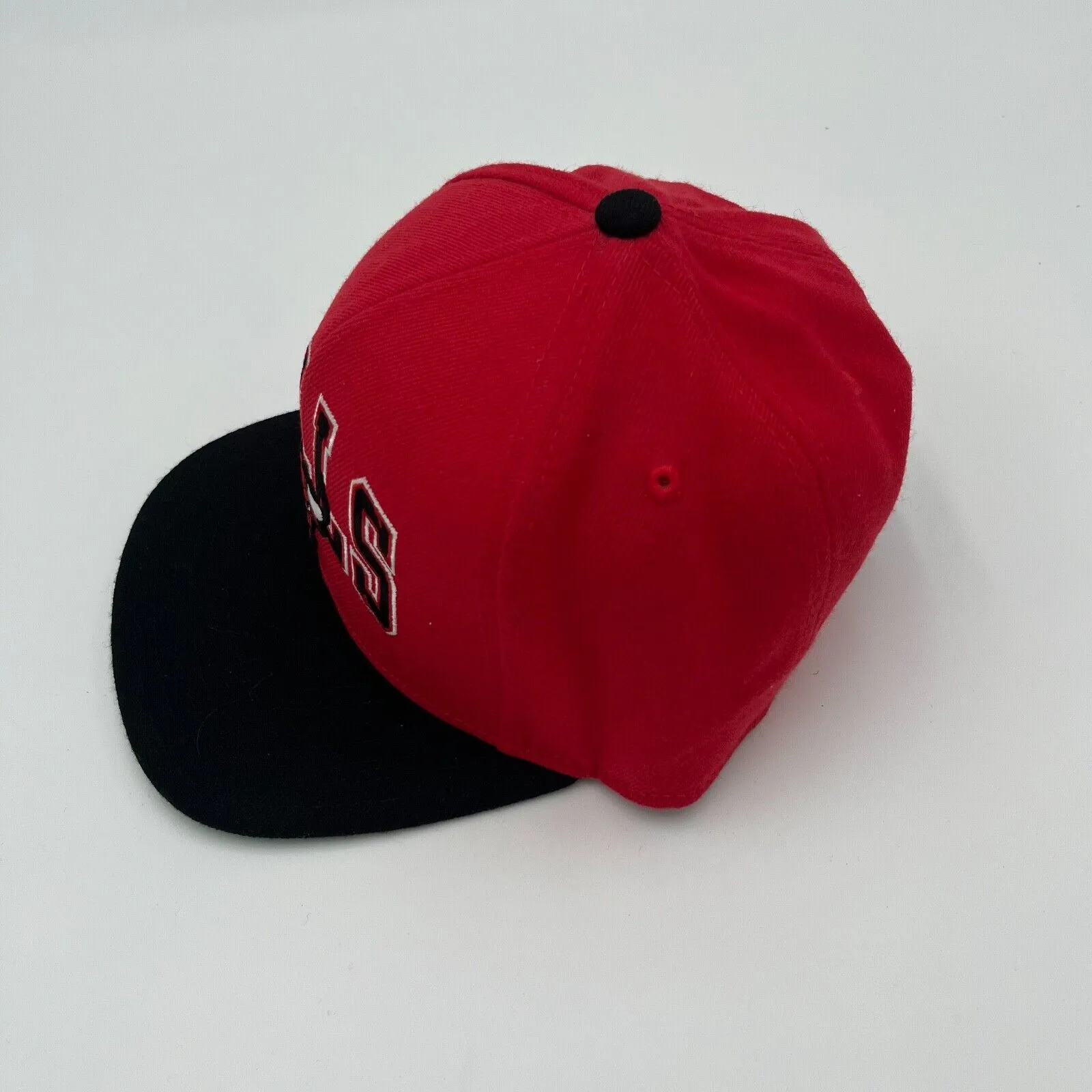 Vintage Style Adidas Chicago Bulls NBA Logo Snapback Hat Cap Black Red