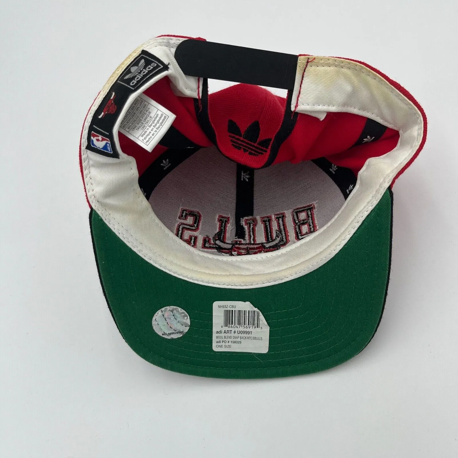 Vintage Style Adidas Chicago Bulls NBA Logo Snapback Hat Cap Black Red