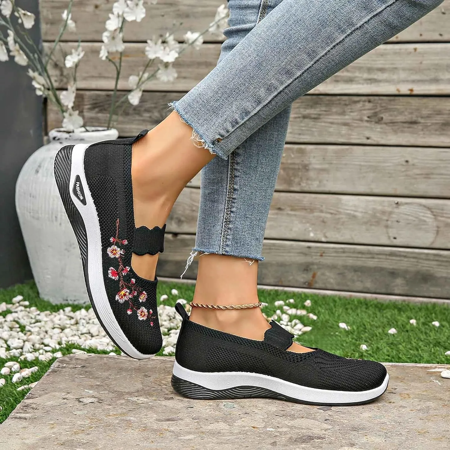 Women's Knitted Mesh Flat Loafers Slip-On Breathable Comfortable Low Top Sport Shoes Fashion Casual Basketball Shoes