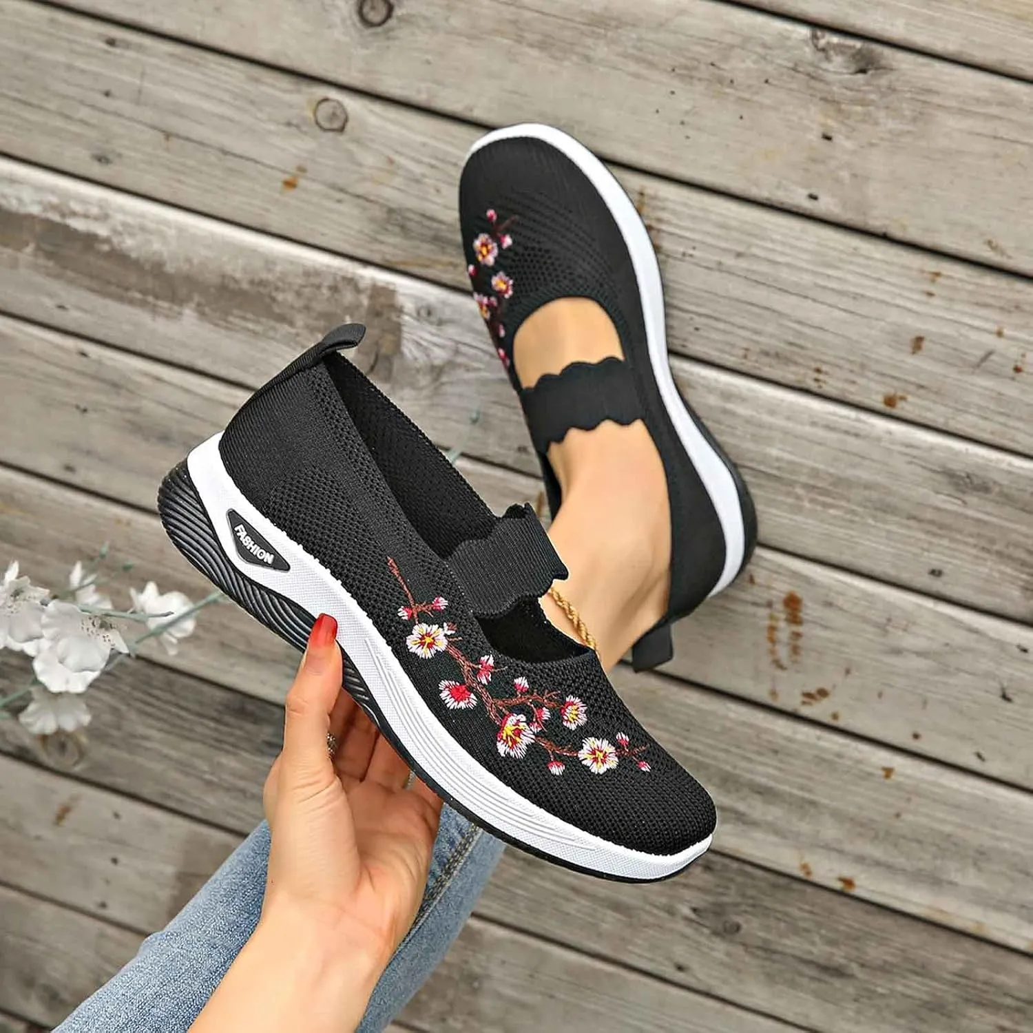 Women's Knitted Mesh Flat Loafers Slip-On Breathable Comfortable Low Top Sport Shoes Fashion Casual Basketball Shoes