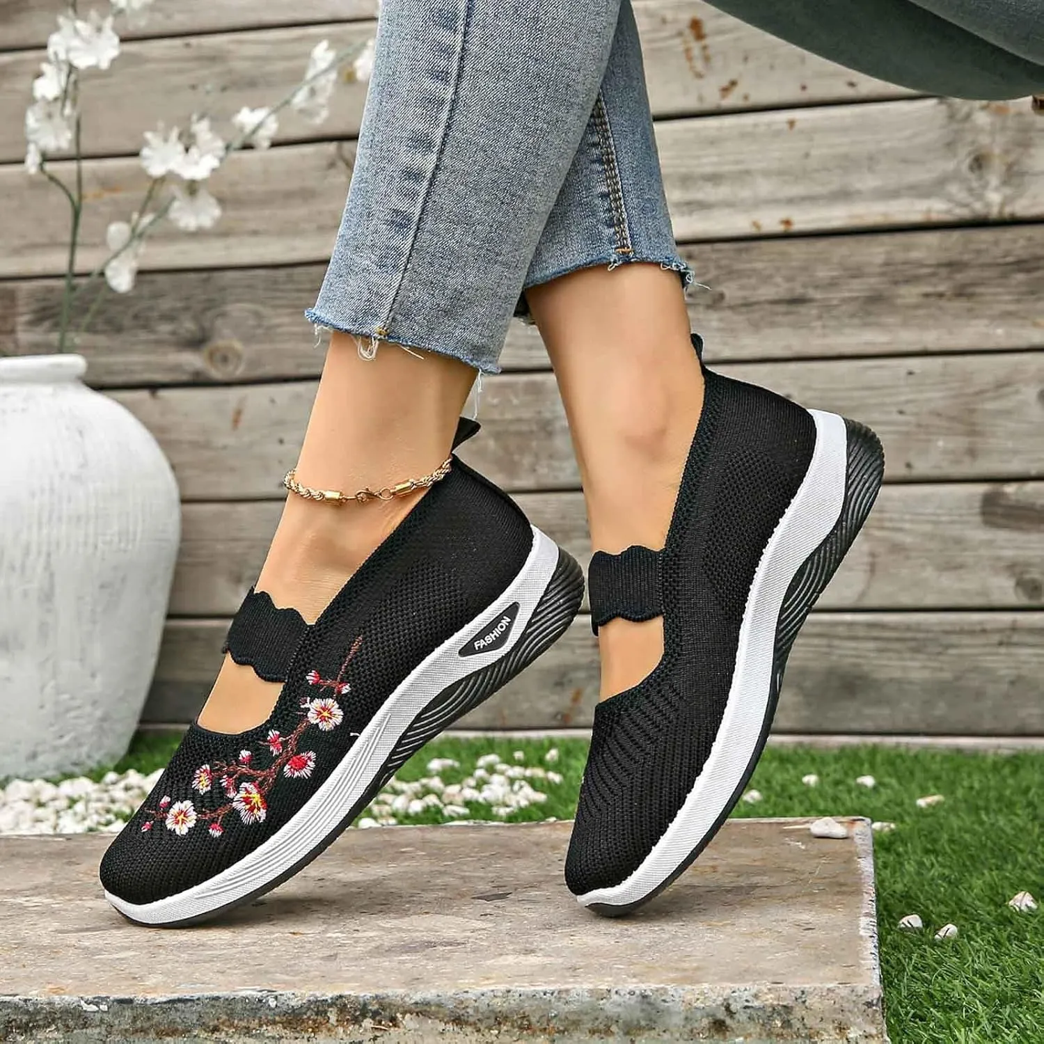 Women's Knitted Mesh Flat Loafers Slip-On Breathable Comfortable Low Top Sport Shoes Fashion Casual Basketball Shoes